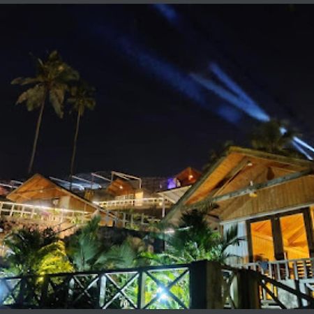 Flamingo Beach Resort GOA Esterno foto