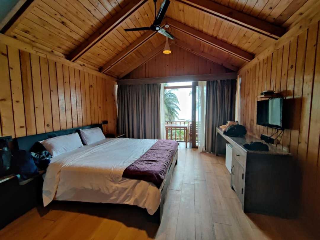 Flamingo Beach Resort GOA Esterno foto